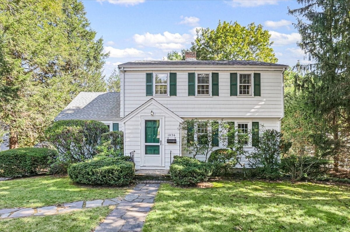 1036 High St