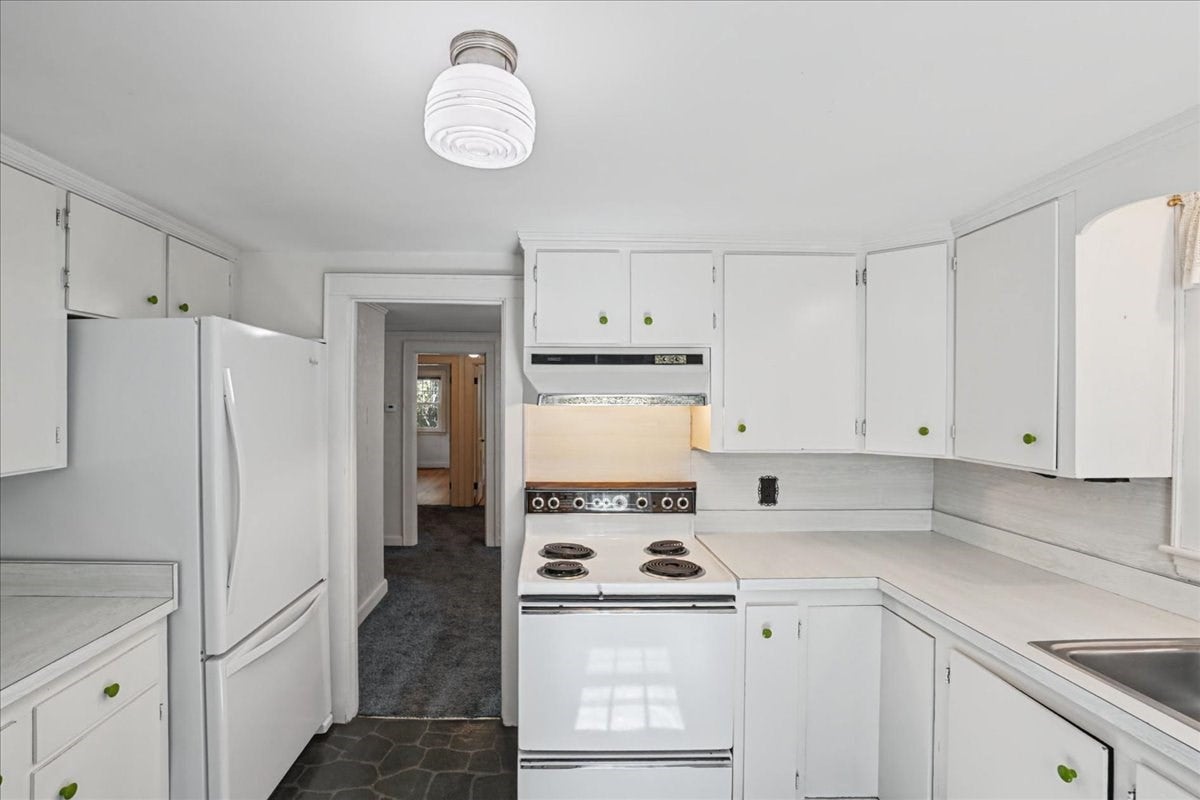 1036 High St, Westwood, MA Photo #16