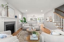 28 Fairview Ave