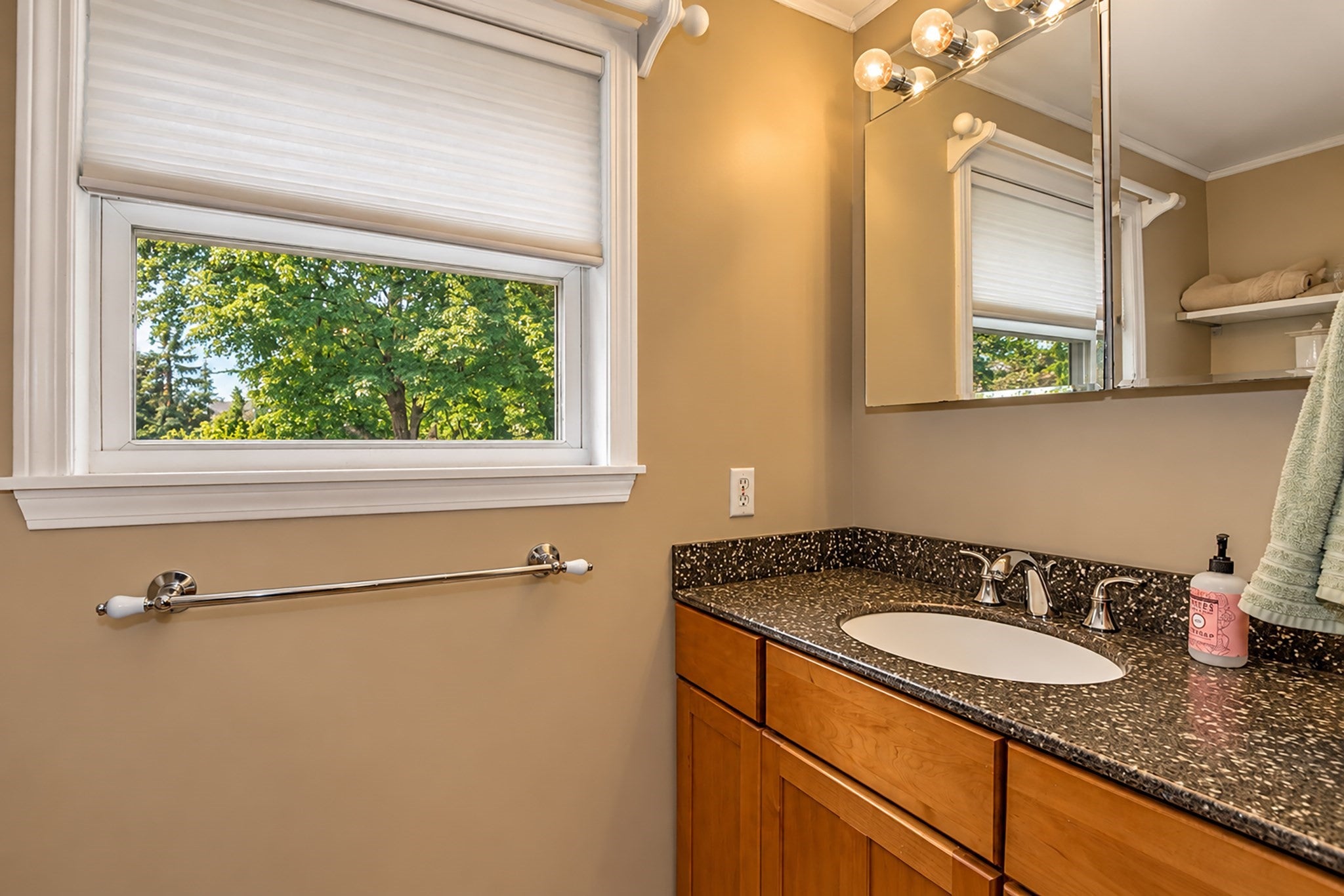 70 Strawberry Hill Rd, Agawam, MA, 70 Strawberry Hill Rd, Agawam, MA Photo #16