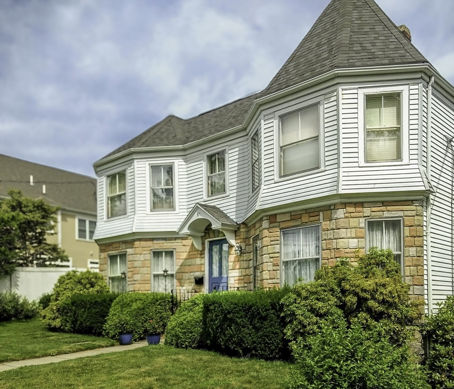 61 W Central St