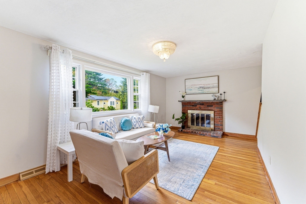 33 Wallace Road, Wayland, MA Photo #3