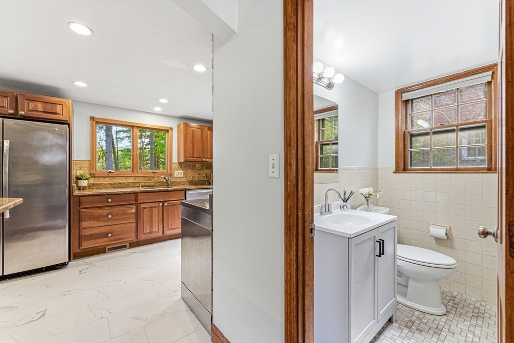 33 Wallace Road, Wayland, MA Photo #7