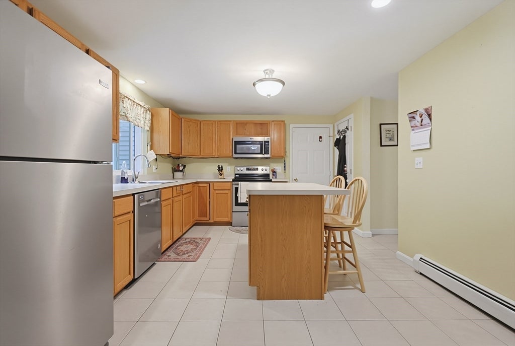 28 Heritage Path, Millis, MA, 28 Heritage Path, Millis, MA Photo #3