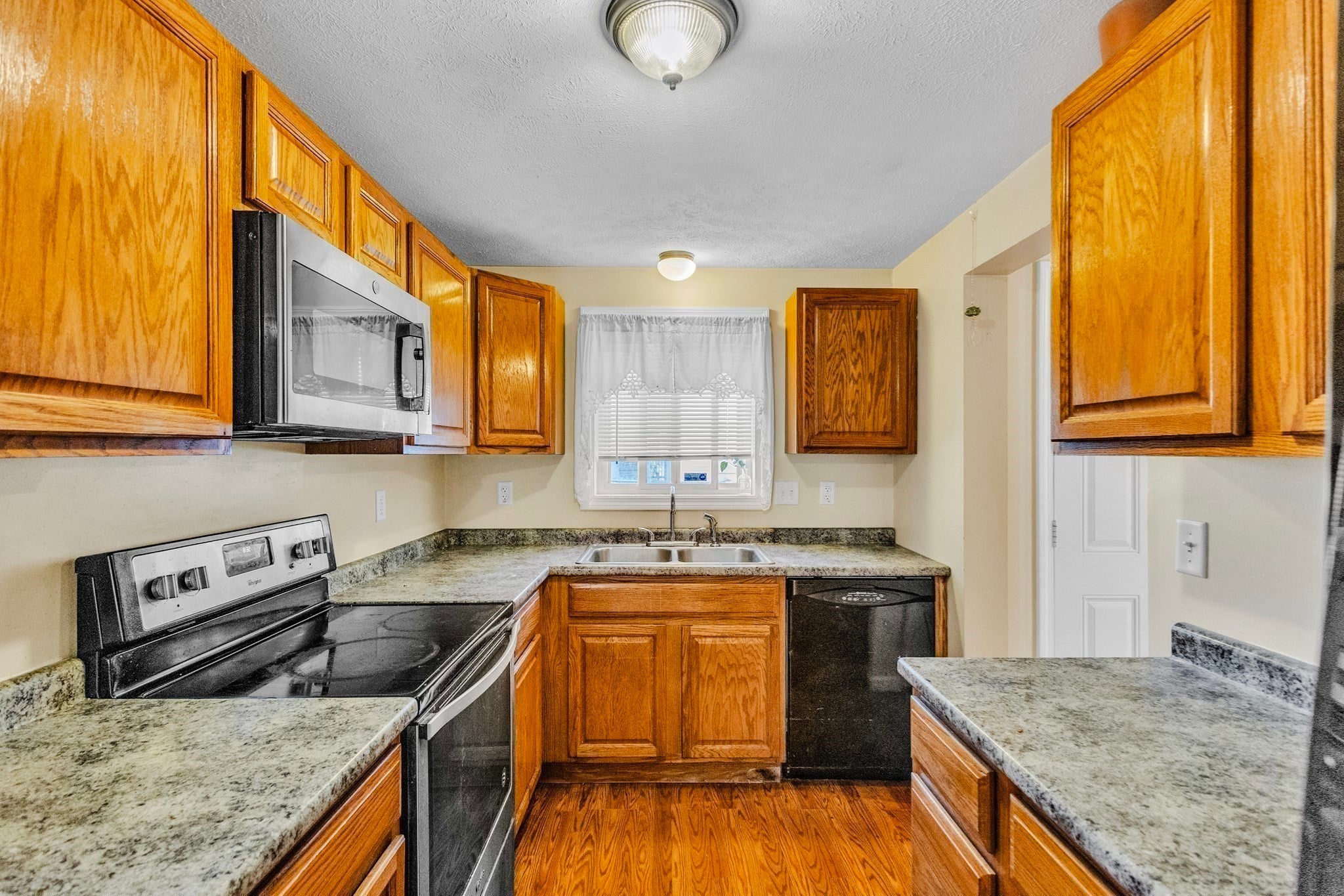 162 High St, Fitchburg, MA, 162 High St, Fitchburg, MA Photo #7