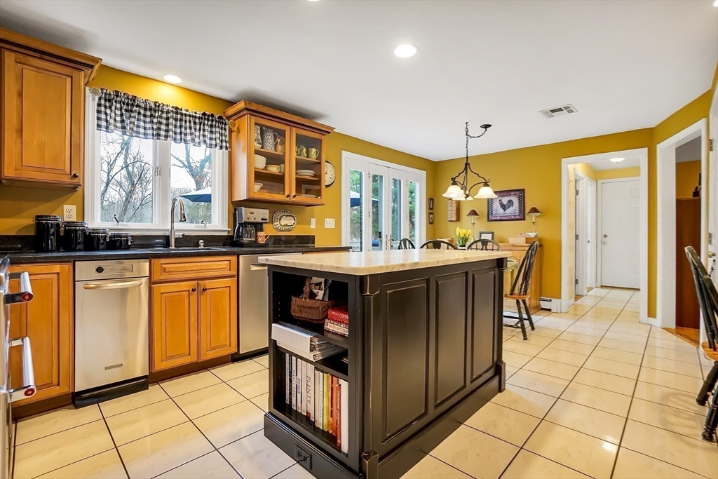 23 Fredric Lane, Mansfield, MA Photo #11