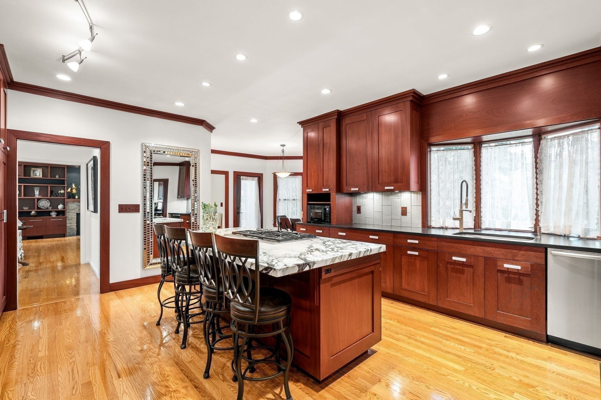 10 Holly Lane, Beverly, MA Photo #13