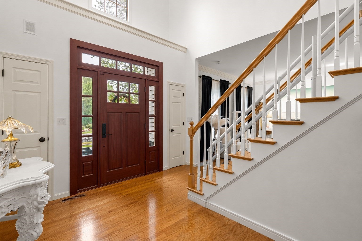 10 Holly Lane