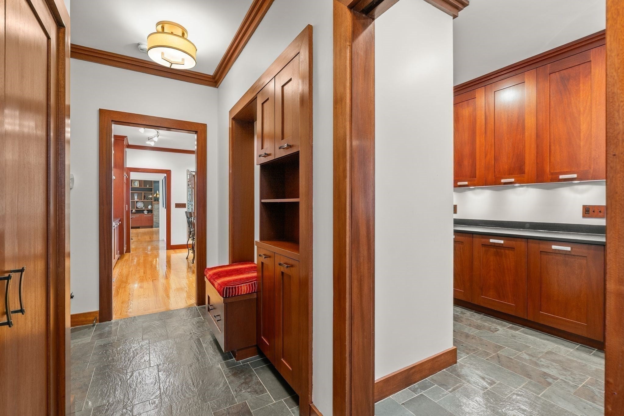 10 Holly Lane, Beverly, MA Photo #16