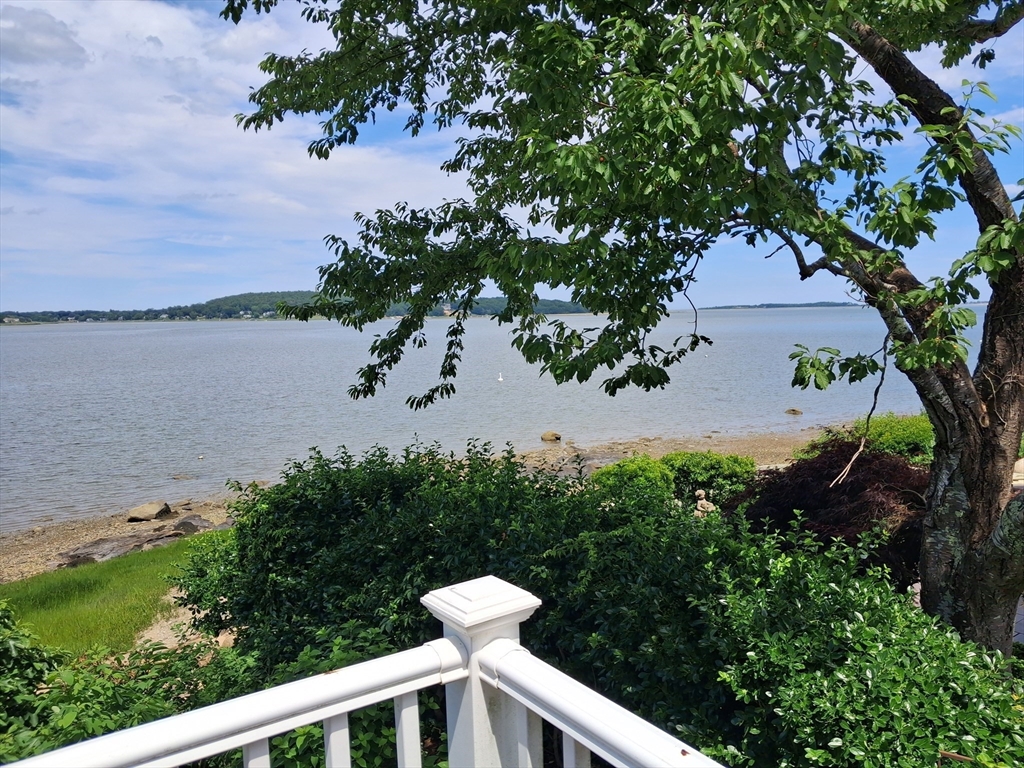 18 Shore Dr