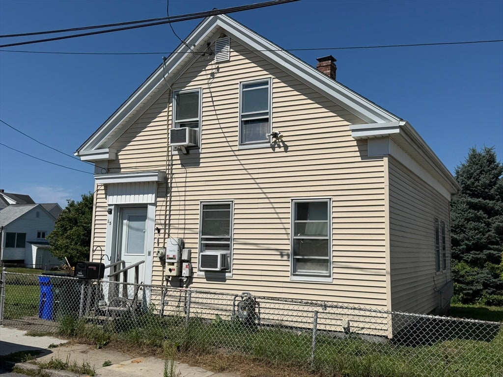 Photo of 15 Allen St, Fall River, MA