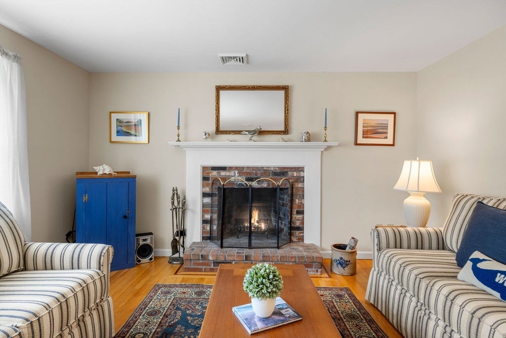 33 Jeanette Rd