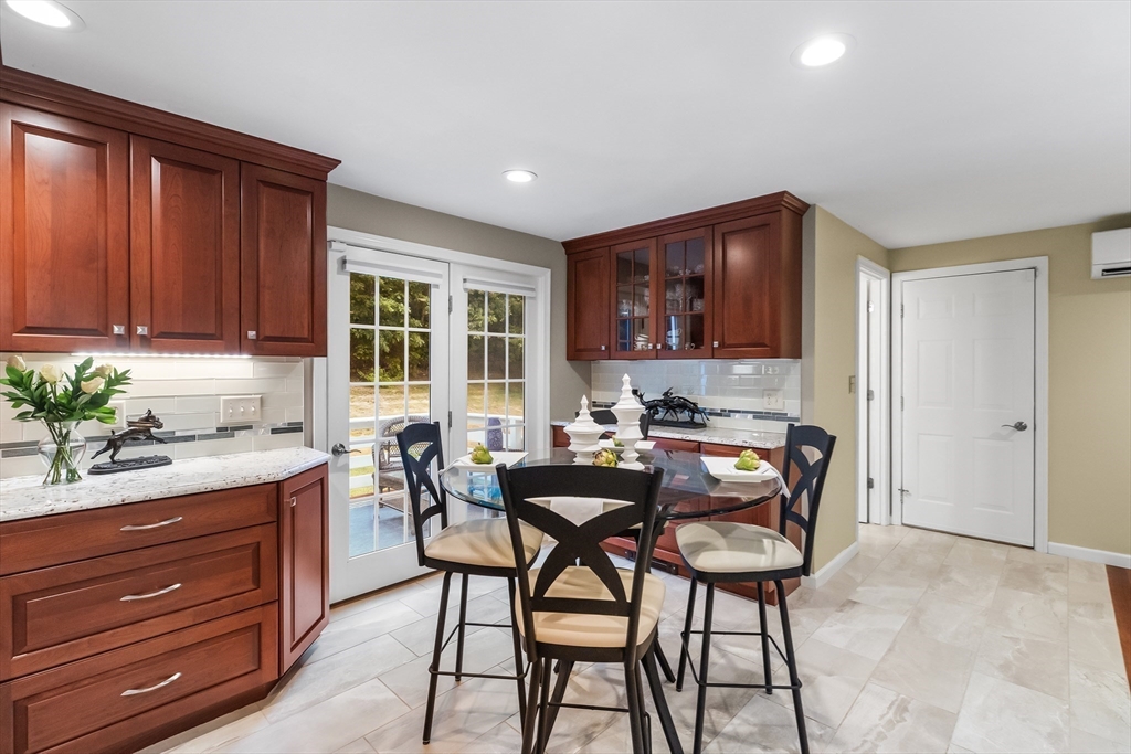 13 Candlewood Dr
