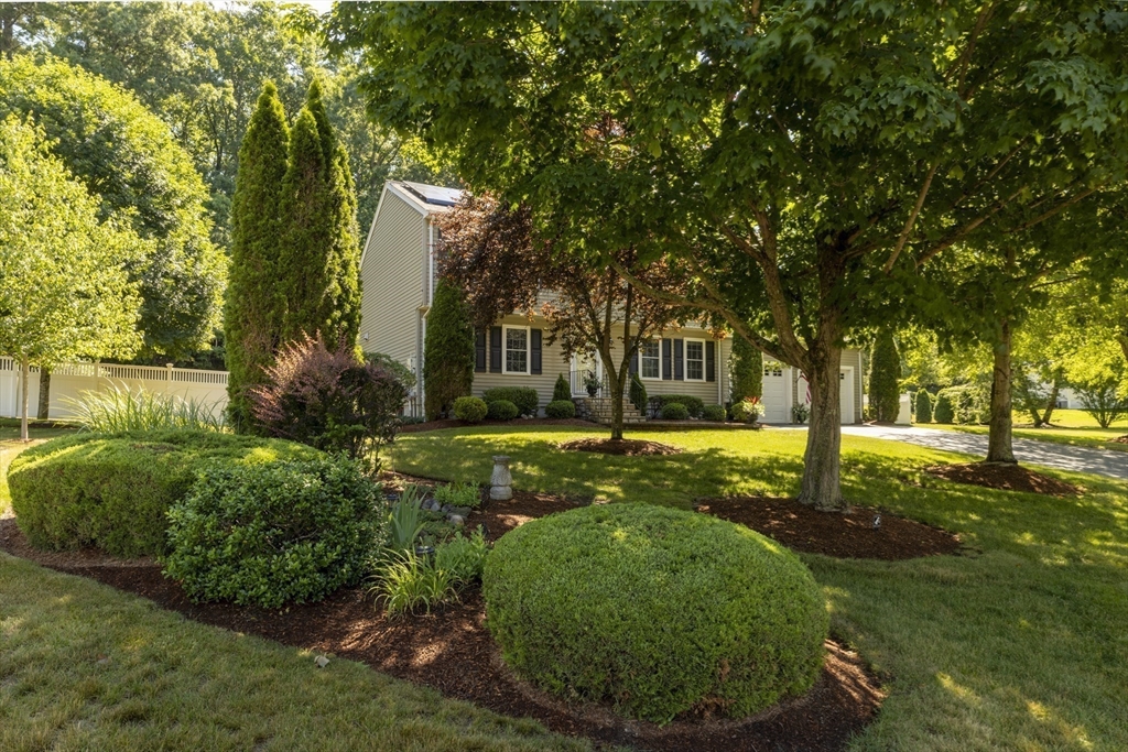 13 Candlewood Dr