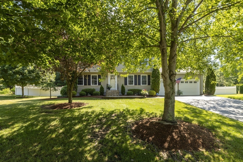 13 Candlewood Dr