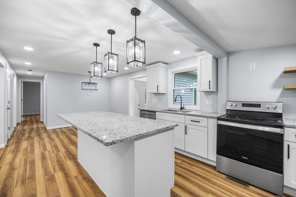 211 Bonnie Brae Dr, West Springfield, MA Photo #7