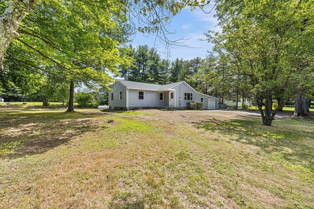 211 Bonnie Brae Dr, West Springfield, MA Photo #2