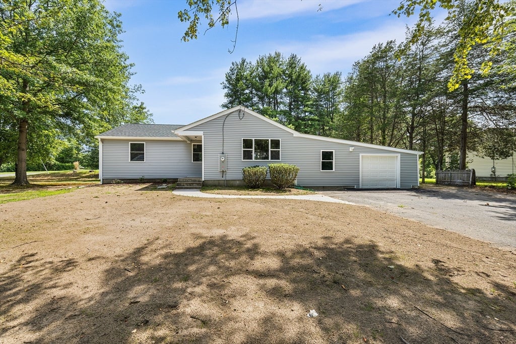211 Bonnie Brae Dr, West Springfield, MA Photo #1