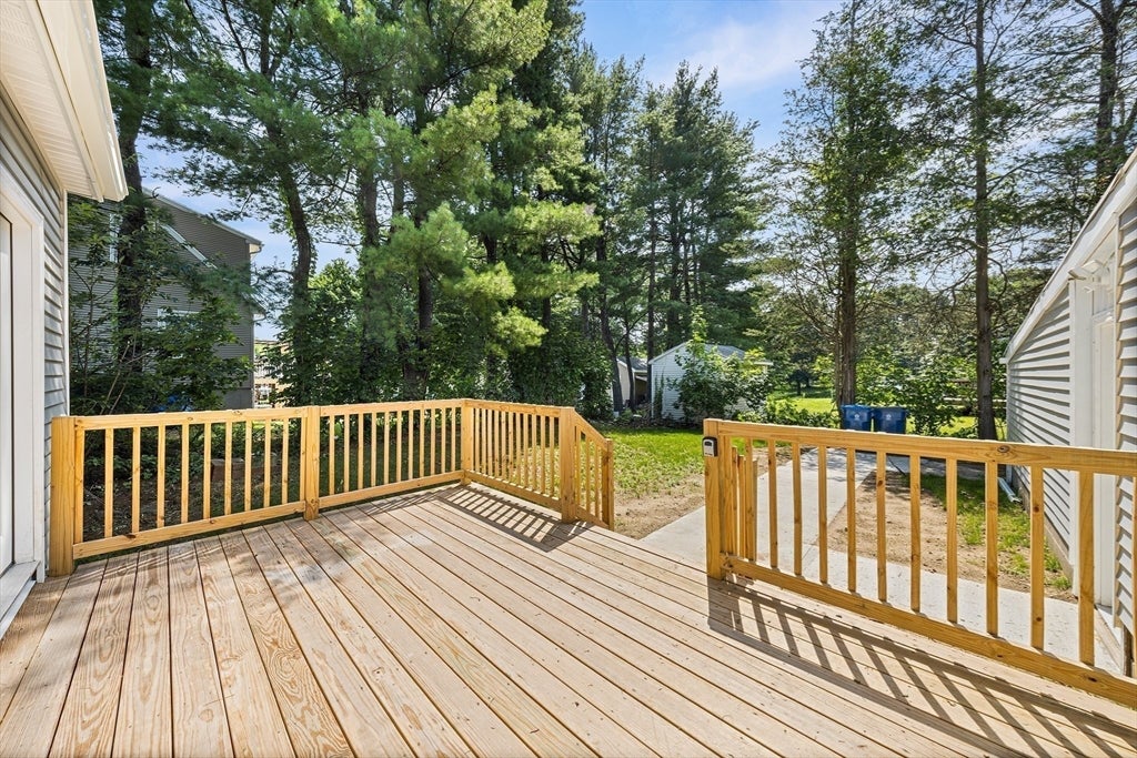 211 Bonnie Brae Dr, West Springfield, MA Photo #30