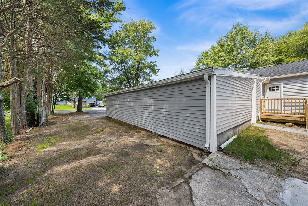 211 Bonnie Brae Dr, West Springfield, MA Photo #33