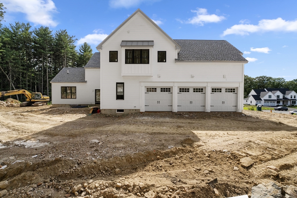 8 Lorenzo Drive