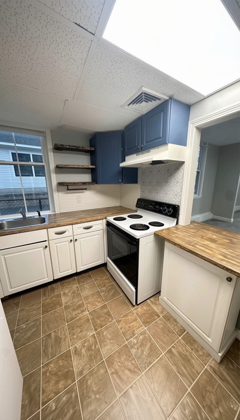 14 West St #1, East Bridgewater, MA Photo #7