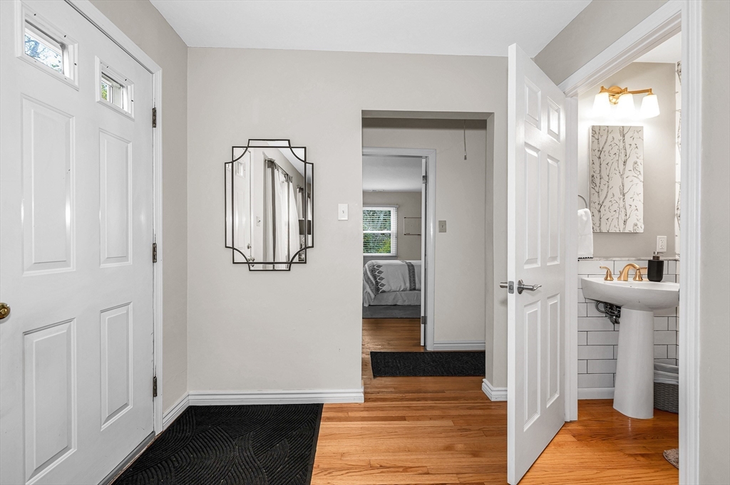389 Marbleridge Rd, North Andover, MA Photo #6