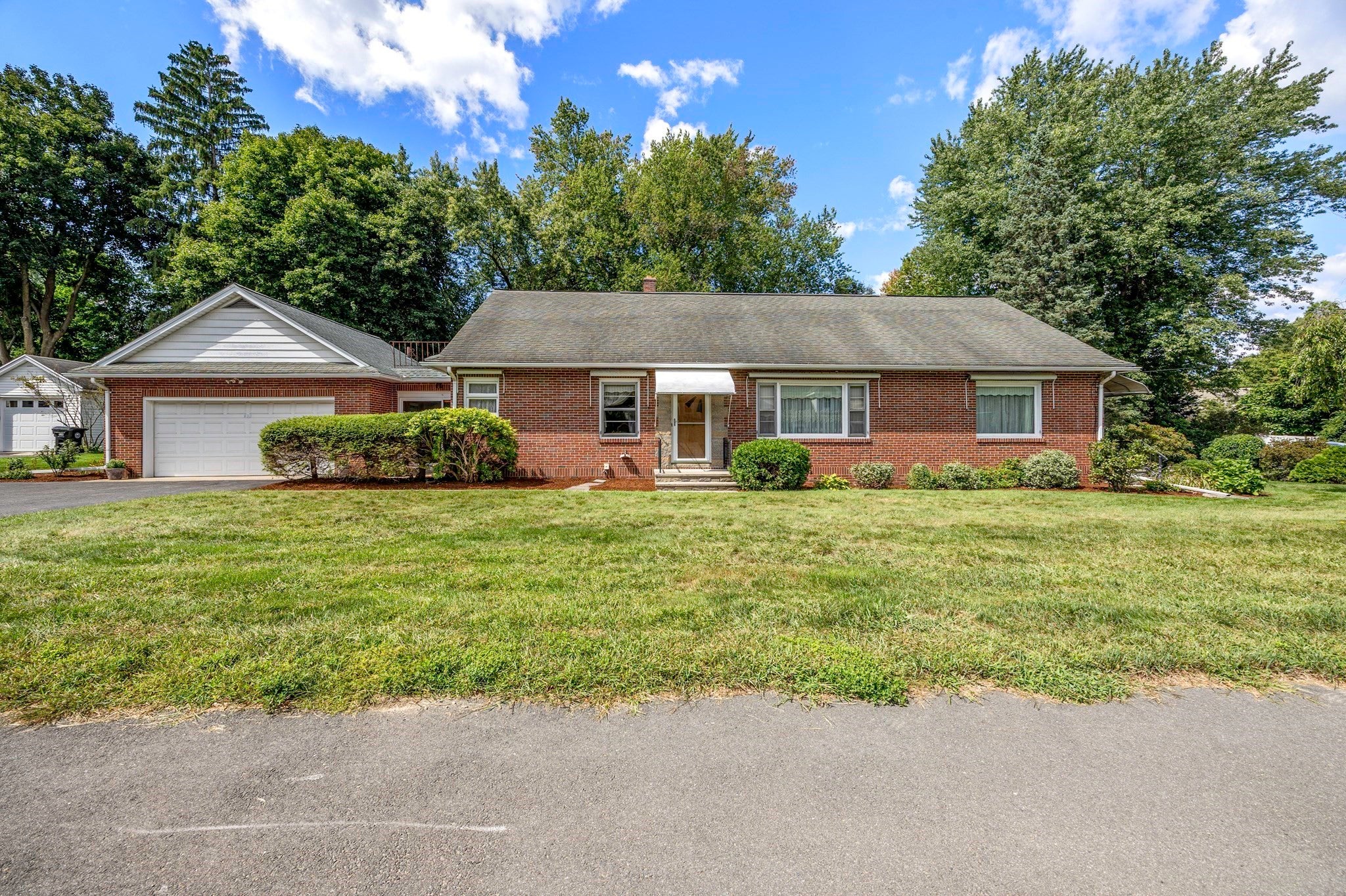 Photo of 538 Newton Street, South Hadley, MA