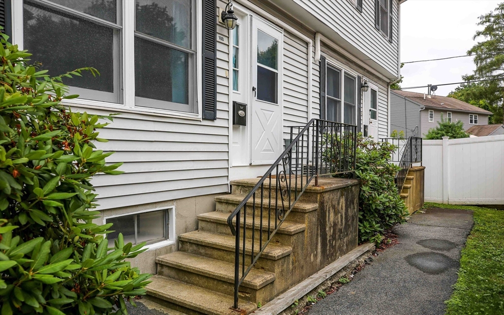 18 Massasoit Rd B
