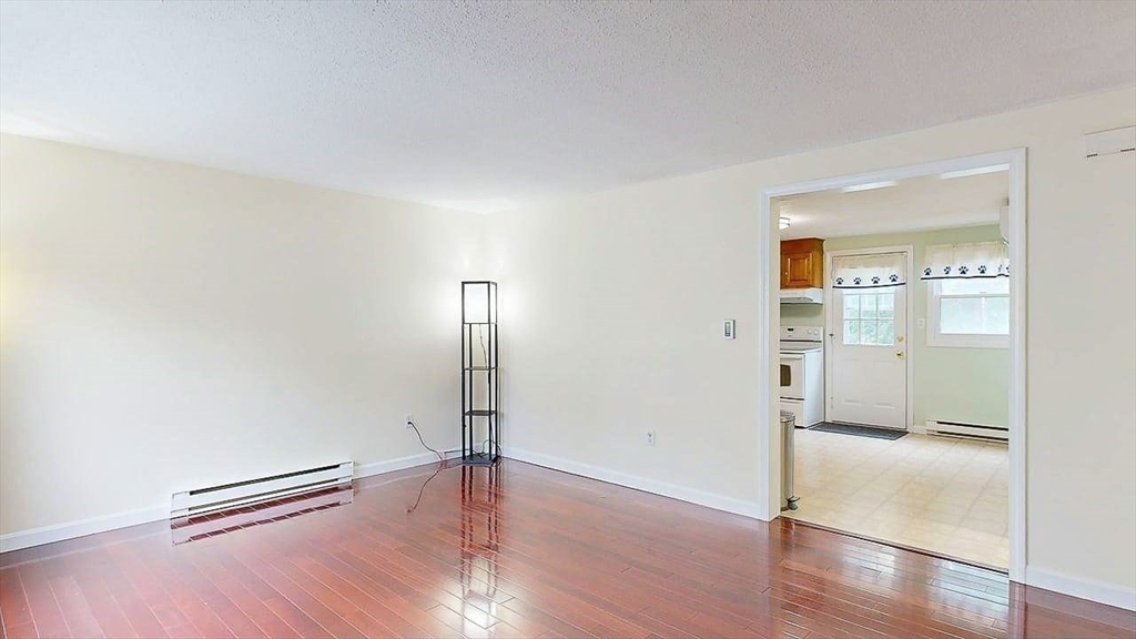 18 Massasoit Rd B
