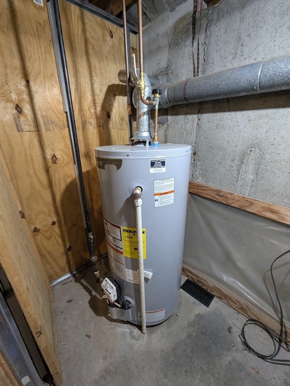 Franklin, Massachusetts 02038, United States, 4 Bedrooms Bedrooms, ,1 BathroomBathrooms,Residential,Pending,121339