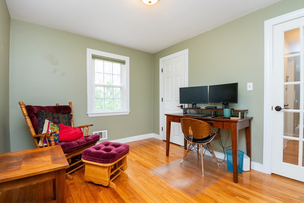 Franklin, Massachusetts 02038, United States, 4 Bedrooms Bedrooms, ,1 BathroomBathrooms,Residential,Pending,121339