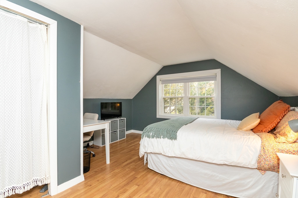 Franklin, Massachusetts 02038, United States, 4 Bedrooms Bedrooms, ,1 BathroomBathrooms,Residential,Pending,121339