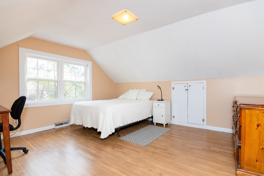 Franklin, Massachusetts 02038, United States, 4 Bedrooms Bedrooms, ,1 BathroomBathrooms,Residential,Pending,121339