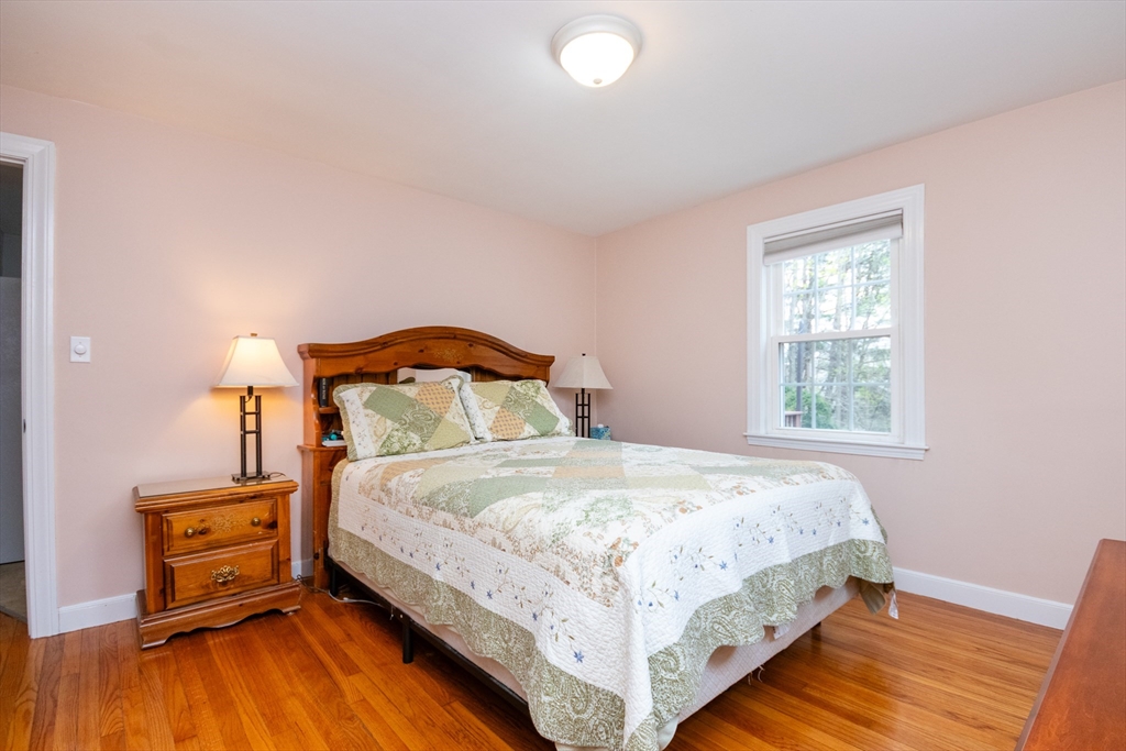 Franklin, Massachusetts 02038, United States, 4 Bedrooms Bedrooms, ,1 BathroomBathrooms,Residential,Pending,121339