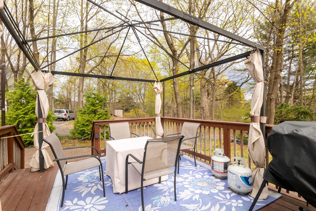 Franklin, Massachusetts 02038, United States, 4 Bedrooms Bedrooms, ,1 BathroomBathrooms,Residential,Pending,121339