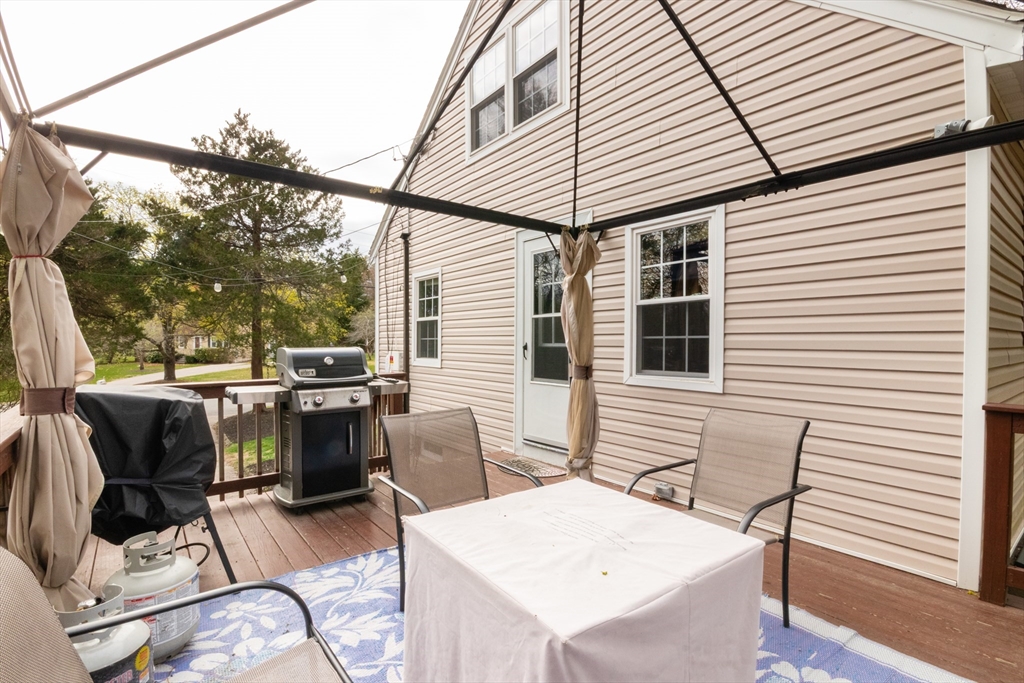 Franklin, Massachusetts 02038, United States, 4 Bedrooms Bedrooms, ,1 BathroomBathrooms,Residential,Pending,121339