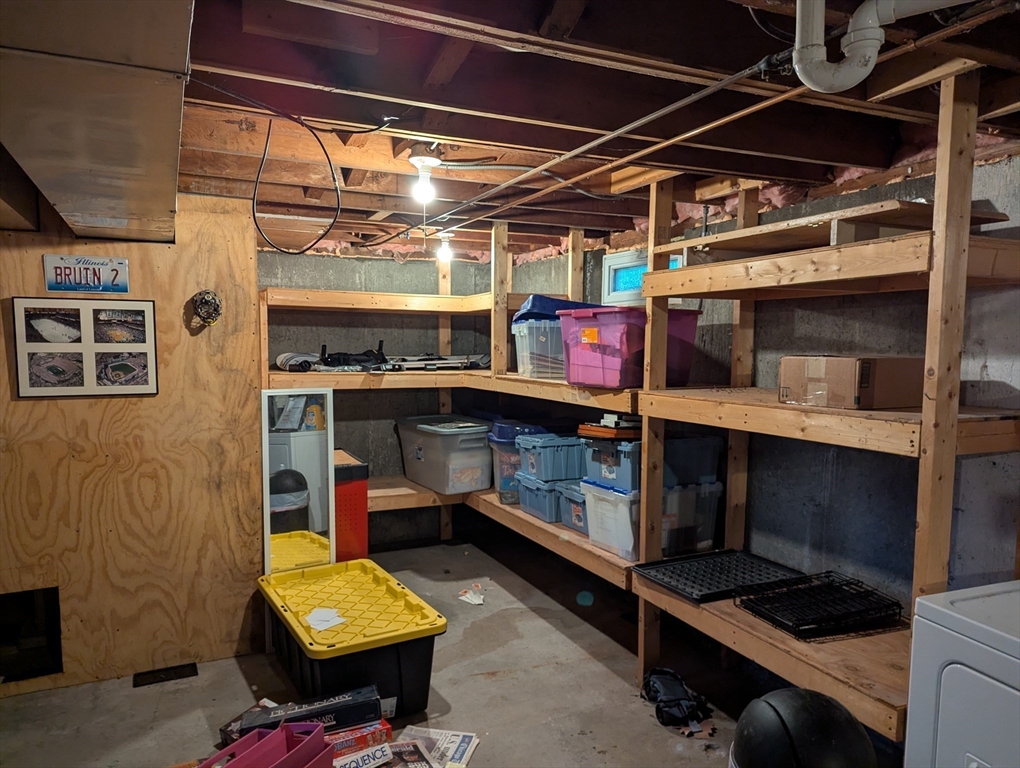 Franklin, Massachusetts 02038, United States, 4 Bedrooms Bedrooms, ,1 BathroomBathrooms,Residential,Pending,121339