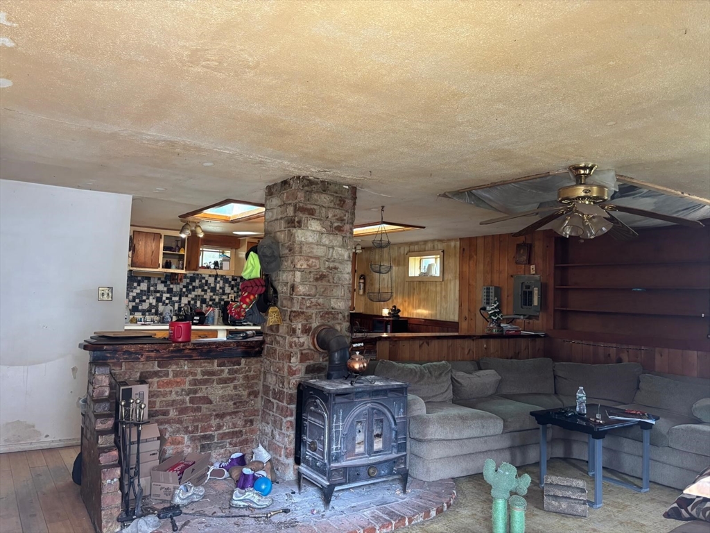 243 Quarry Rd