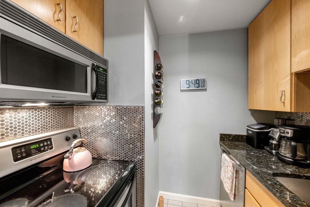 350 W 4th St 103