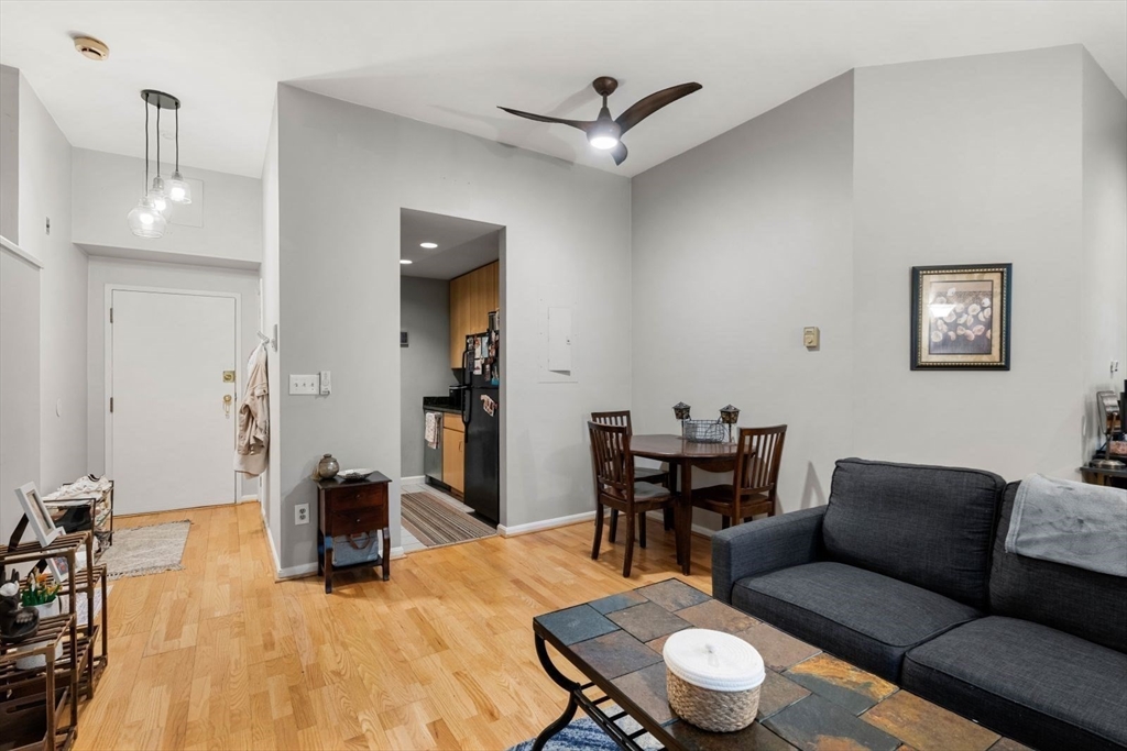 350 W 4th St 103