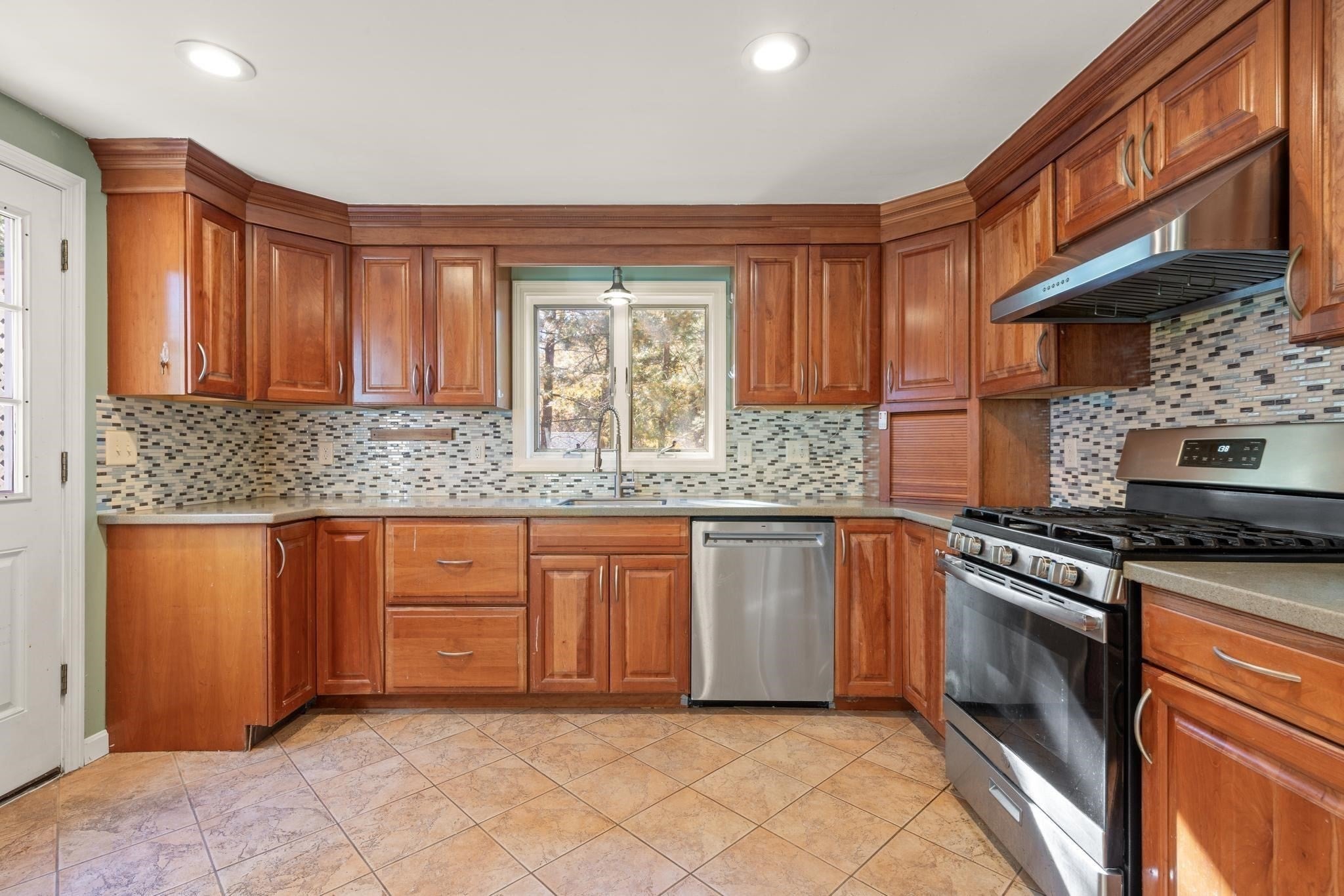3 Ledgelawn Ave, Billerica, MA, 3 Ledgelawn Ave, Billerica, MA Photo #13