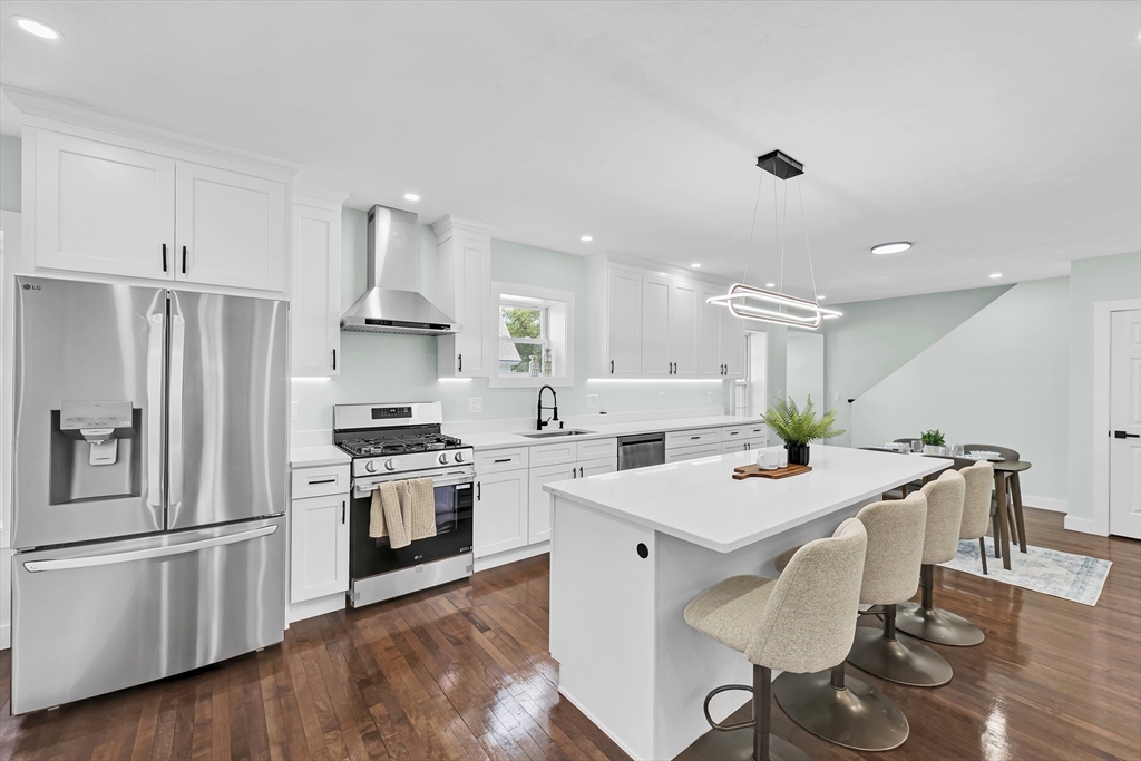 58 Lindell Ave