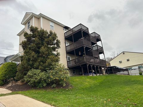 131 Stewart 1B Fall River MA 02720