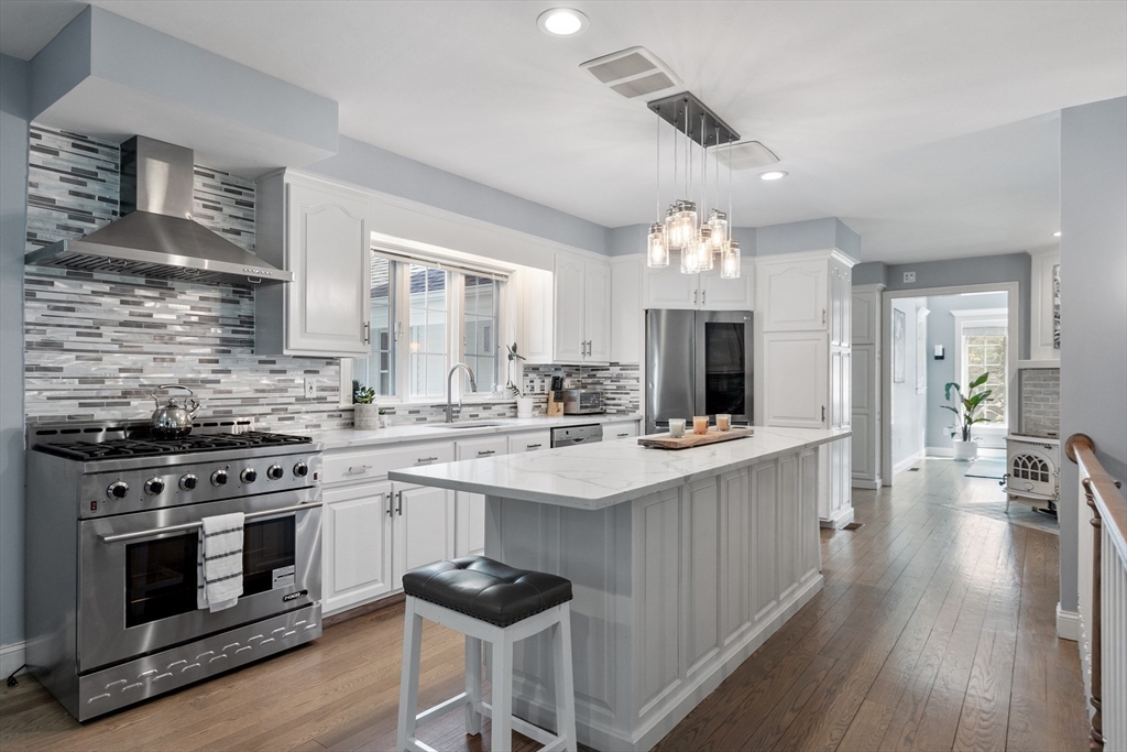 4 Millbrook Ln