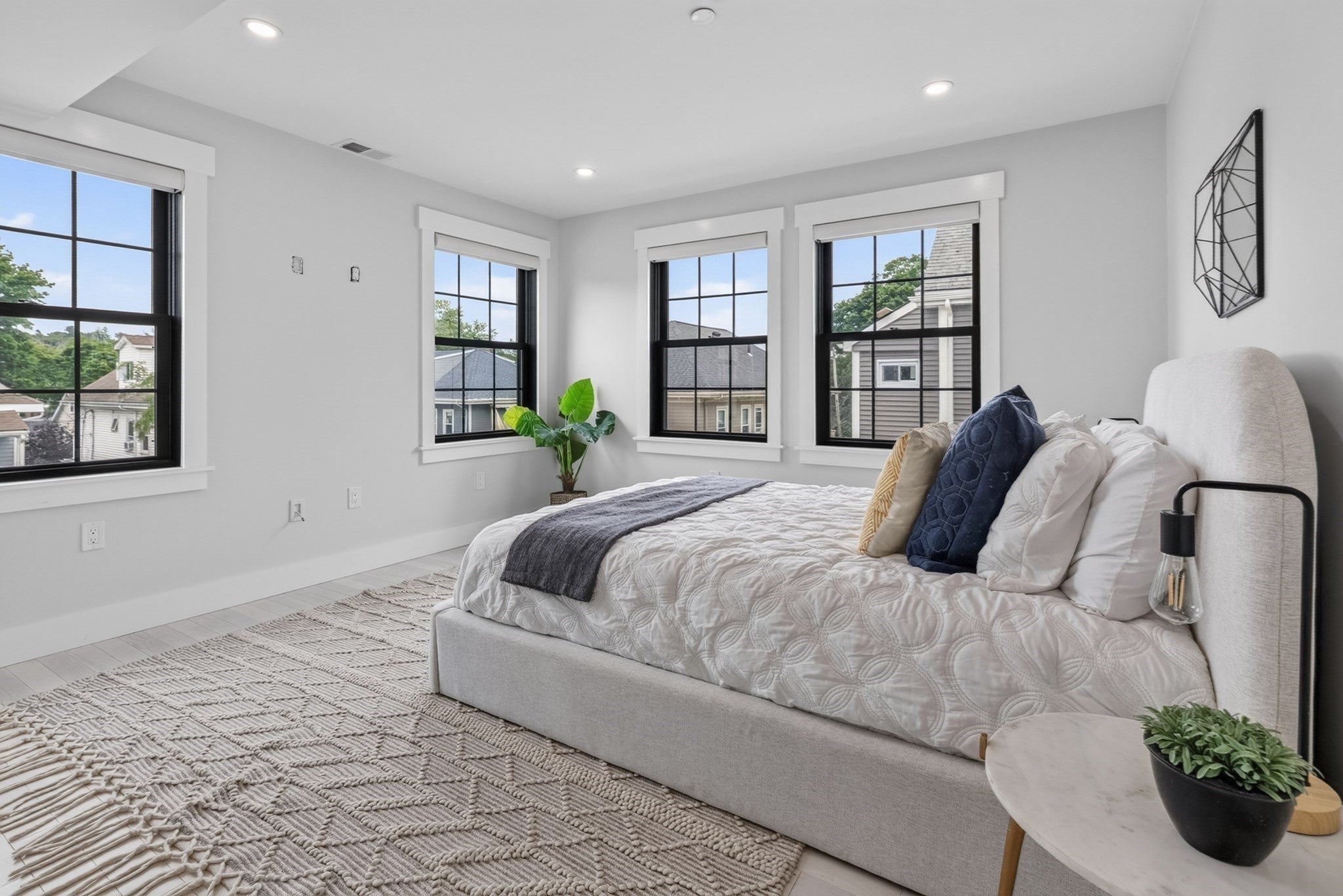 11-13 Lowell St 11B