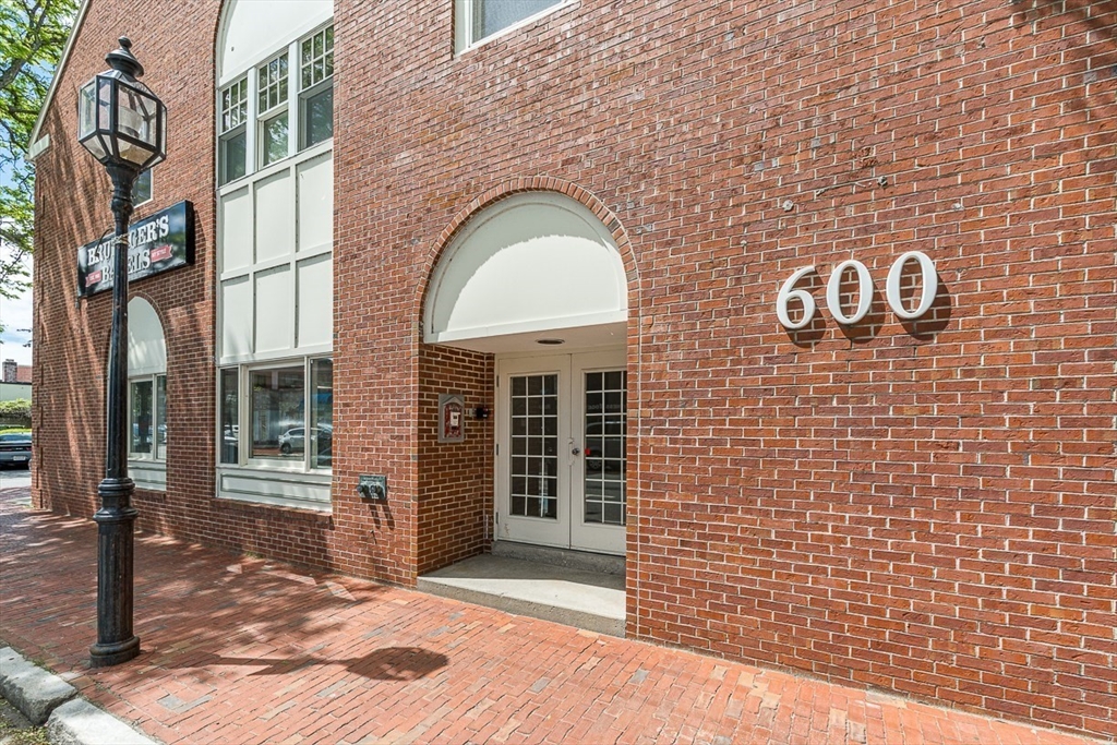 23 Elmwood Ave C