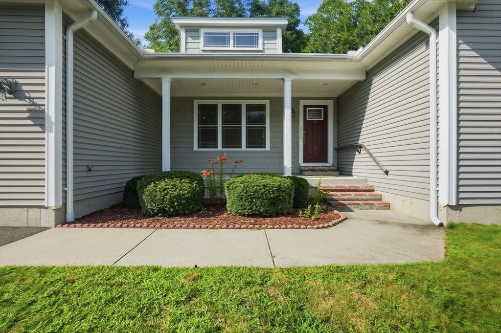 2 Dogwood Dr