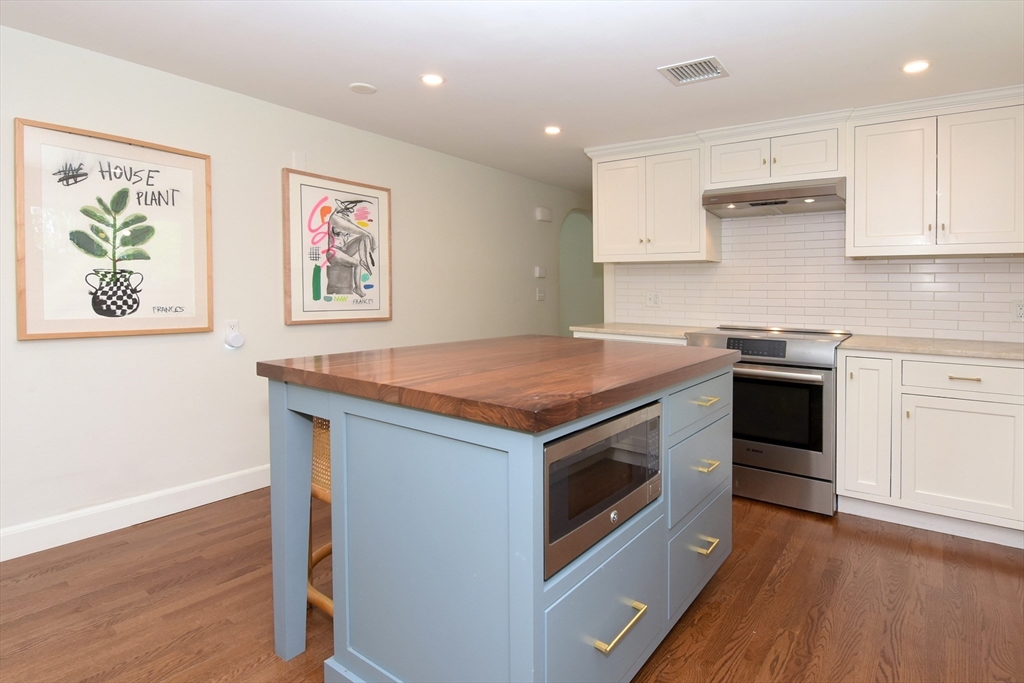 35 Norman Todd Rd