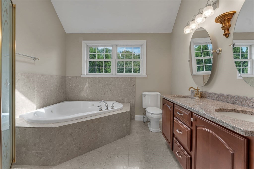 18 Steeple Ln, Lincoln, RI, 18 Steeple Ln, Lincoln, RI Photo #27